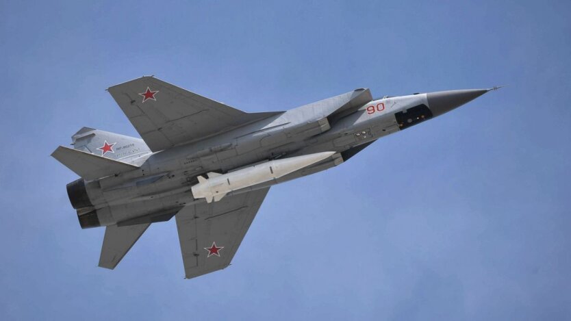 Die ukrainischen Streitkräfte haben russische Flugzeuge auf dem Flughafen Sawaslajka getroffen: Was bekannt ist