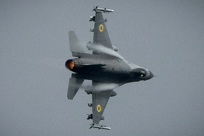 Украинский истребитель F-16 сбил вражеский Су-35 на Курском направлении – Bild