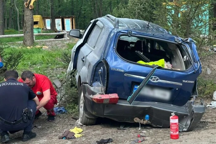 У ДТП на Харківщині загинули мати та дитина, а водій скоїв самогубство