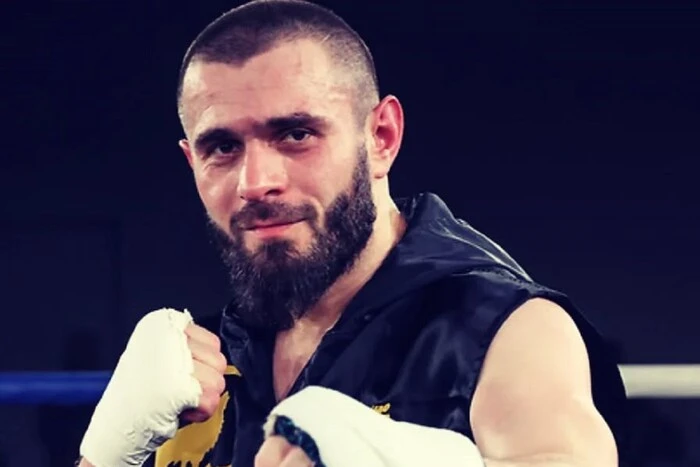 In Germany, an unknown person stabbed an undefeated Chechen boxer