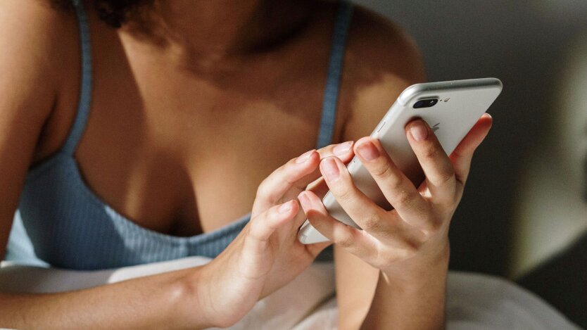 Оператори перестануть блокувати SIM-картки українців за борги: кого торкнуться пільги