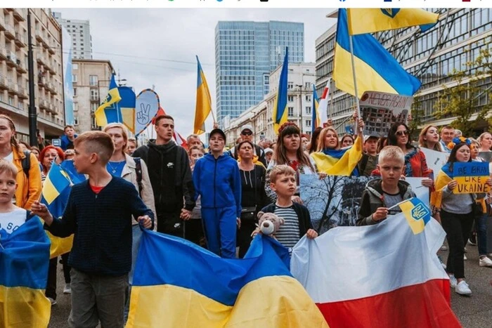 Поляки різко змінили відношення до українців: опитування