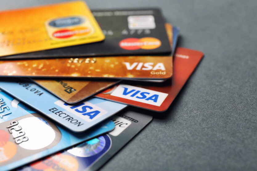 Рейтинг платіжних карток в Україні: monobank втратив активних клієнтів, Приватбанк та Ощадбанк виросли