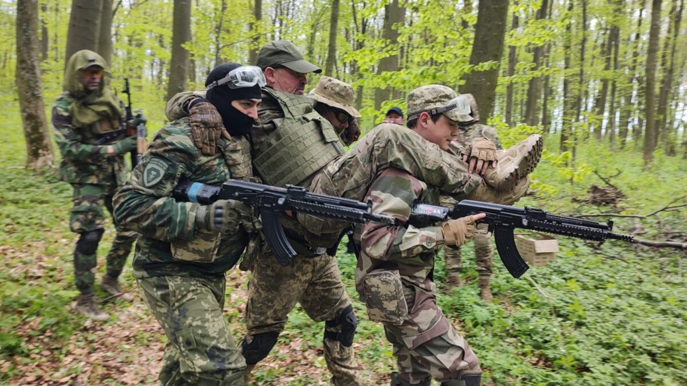Służba w DFTG — czy zwalnia to z powołania?