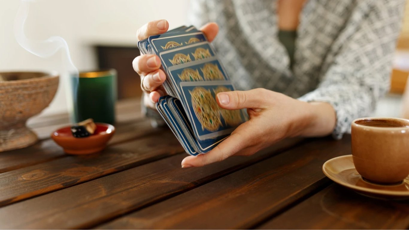Drei Sternzeichen riskieren im Juli Geld zu verlieren laut Tarot
