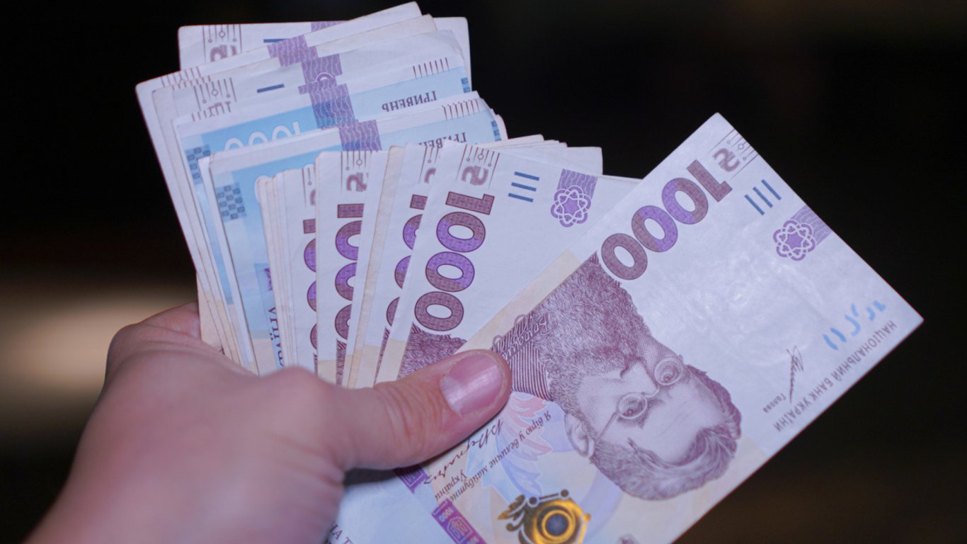 Виплати сім'ям полеглих військових — як розподіляють 15 млн грн